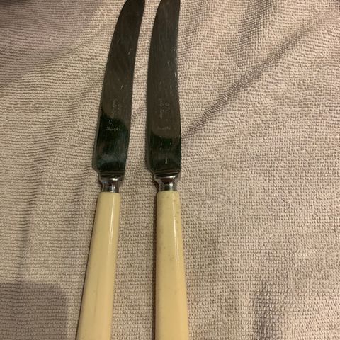 2 kniver Øyo-Geilo