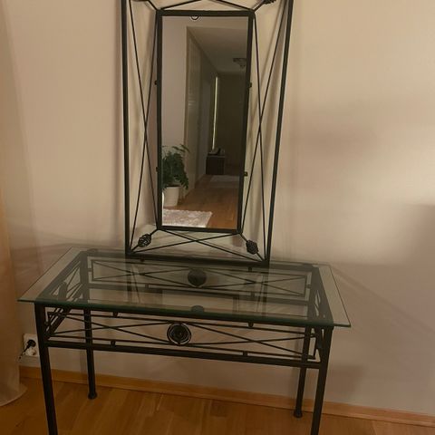 Konsollbord med speil