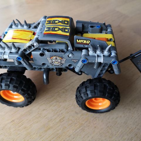 Lego technic  42119 Monster  Jam Max-D