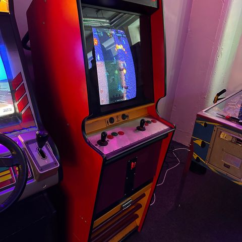 80talls Arcade maskin  - mancave møbel