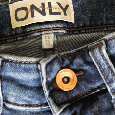 Only jeans selges.