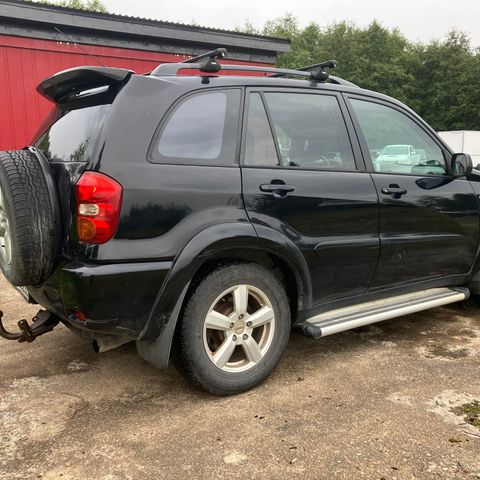 Toyota Rav4 selges i deler.