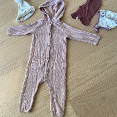 Baby dress og luer str 74