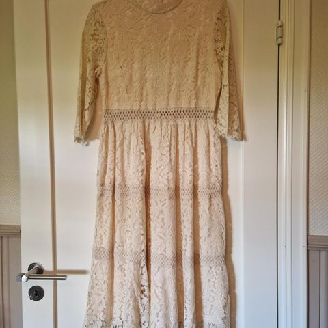 Madison lace dress