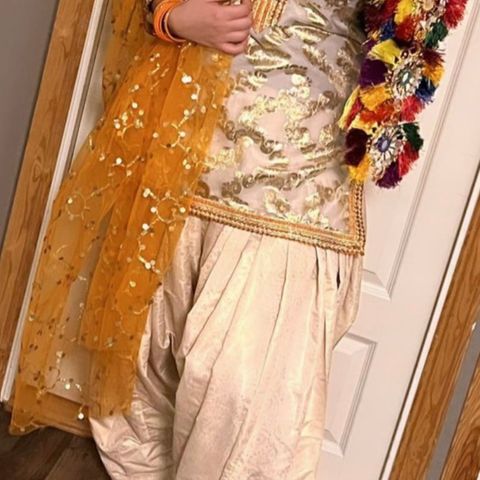 Pakistanske/Indiske klær