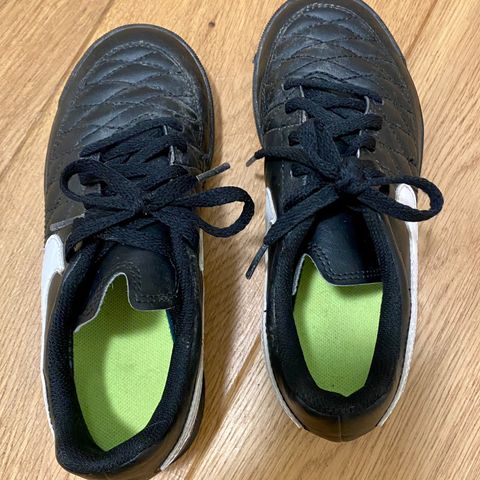 Nike fotballsko str. 31.5