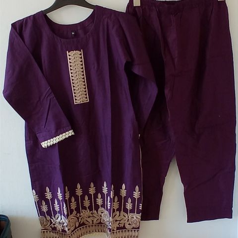 Salwar kameez for barn strl. 36 for 200 kr