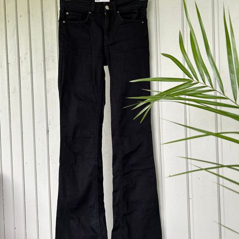 Bootcut Blake sort komfortabel jentebukse str XS. Sender m Posten:)