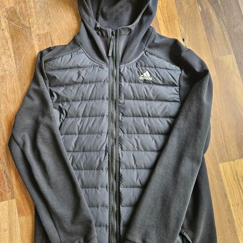 Adidas jakke str S (til ungdom) Originalt merke