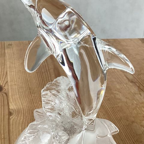 1 meget flott Krystall pynte figur, DELFIN, H. 16 cm, L..11 cm B. 10 cm «SOM NY»