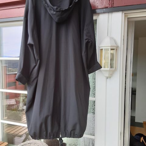 Oversized vannavstøtende Damo frakk, onesize