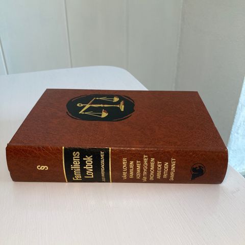 70-talls Jus / Rettslære bok