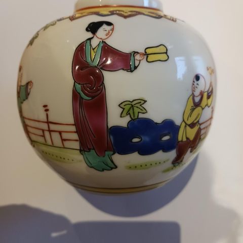 Gammel kinesisk vase