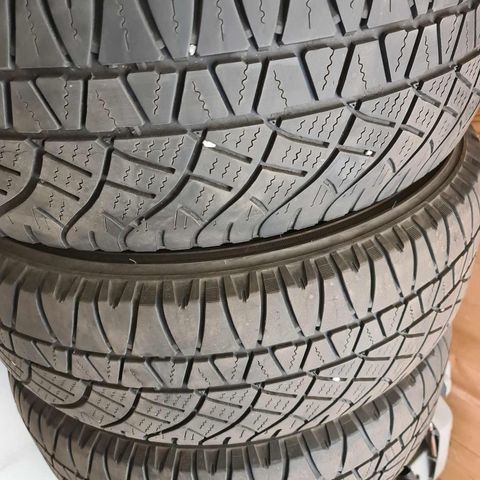 Michelin vinterdekk 215/60 R17