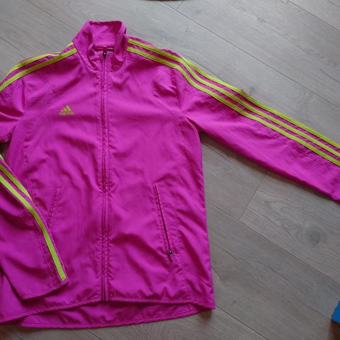 Adidas jakke str 38