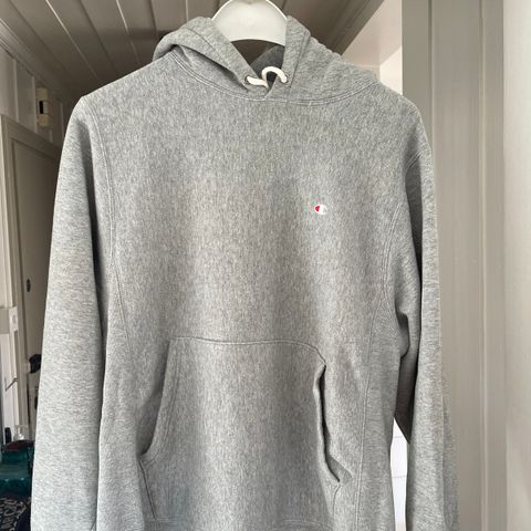 Champion hoodie selges