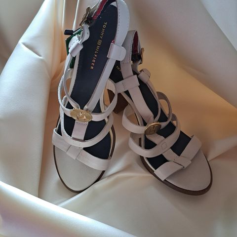 Tommy Hilfiger - nye sandaler