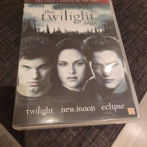 The twilight saga. Twilight, New moon, Eclipse