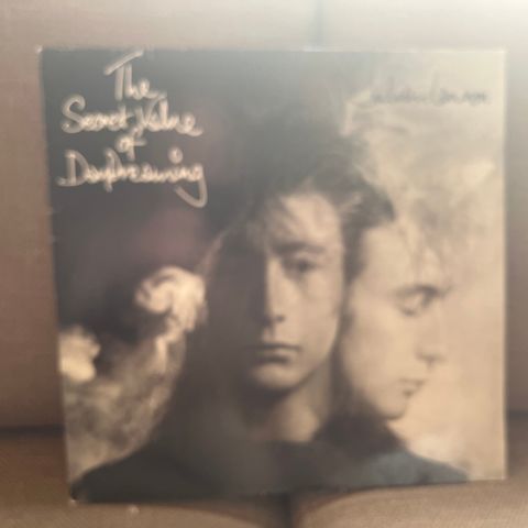 Julian Lennon – The Secret Value Of Daydreaming