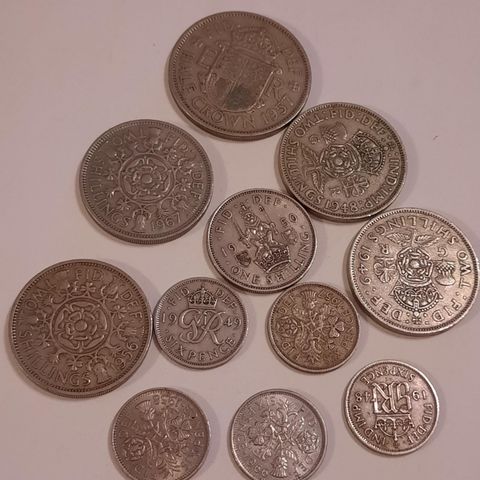 Samling med mynter fra Storbritannia - 11 stk - Shilling / Pence / Crown