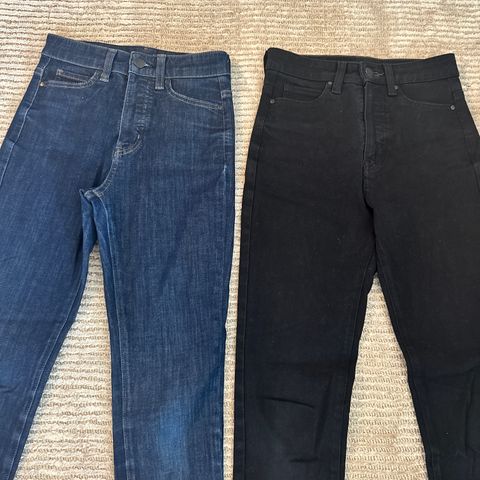 2 Superfine jeans fra Uniqlo str 13-14 år (23 livvidde) God kvalitet!