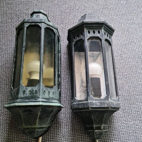 2 fine klassiske gamle utelamper