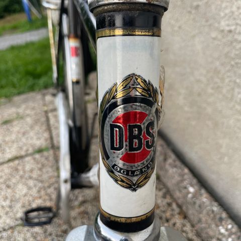 Dbs Deluxe retro/vintage.
