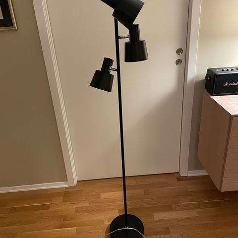 Stålampe fra Årnes møbler