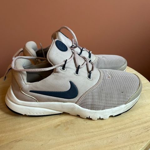 Nike joggesko. Str 35