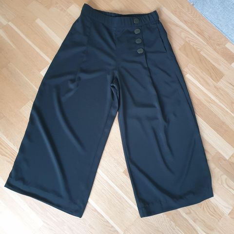 Klær fra Zara alt for 300 kr