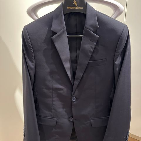 Suit / Dress