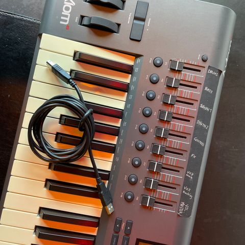 M-Audio Axiom 49 Midi keyboard