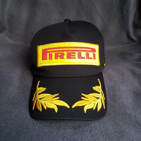 Ny kul Pirelli caps/lue.