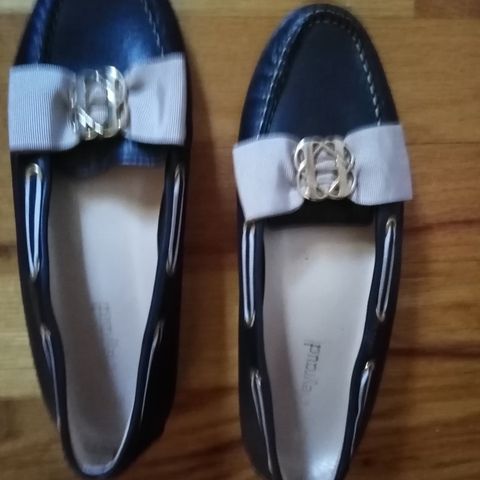 Nye, blå, skinnforede loafers str 371/2. Heyraud fra Aix en Provence. Kr. 600