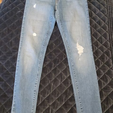 Levi's 711 Skinny jeans W:28 L:32