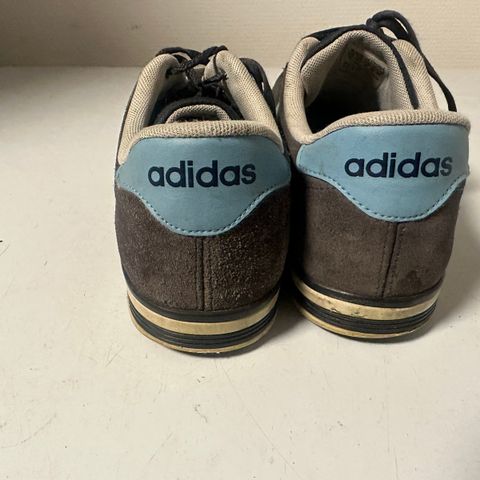 Retro Adidas joggesko