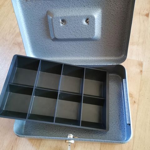 Penge Skrin  selges rimelig kr. 150,-