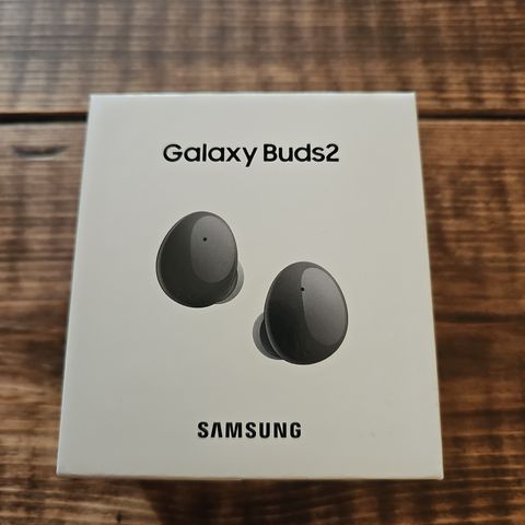 Selger helt nye Galaxy Buds2