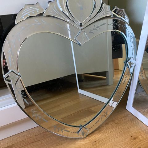 En nydelig hjerte Speil