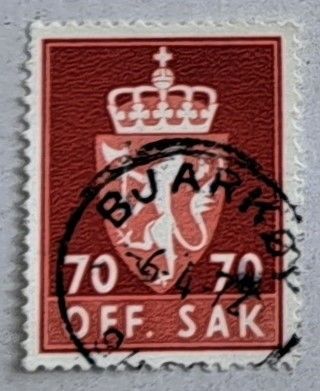 T 107 OFF. SAK. 70 øre. Stemplet BJARKØY 6 - 4 - 72