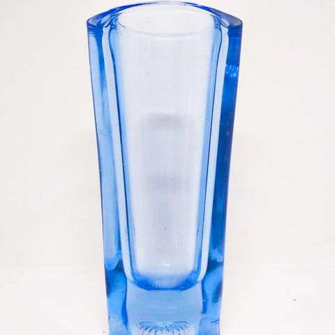 lyseblå kunstglass vase, design Milos Filip, Rosice Glassverk,  vintage  1952