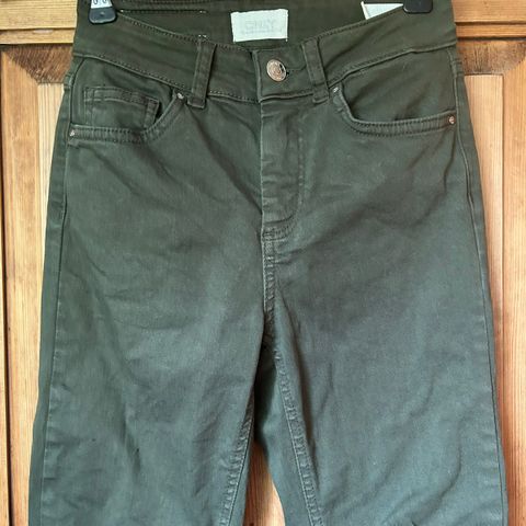 Jeans, ONLY str 32 / XS - Mørkegrønn