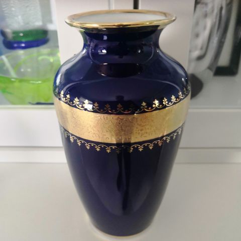 KPM  Royal cobalt vase Bavaria