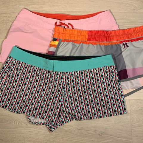 Tre surfe-/beach-/ strandshorts - ca str. 38