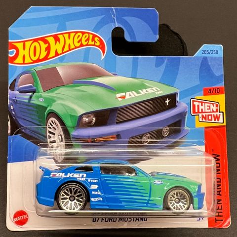 Hot Wheels 07 Ford Mustang - Then and Now - HKJ43