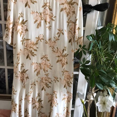 Ganni viscose kjole str 40