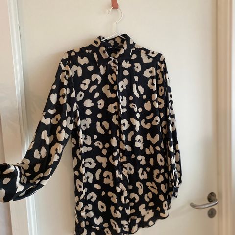Oversized skjorte fra Zara, leopardmønster