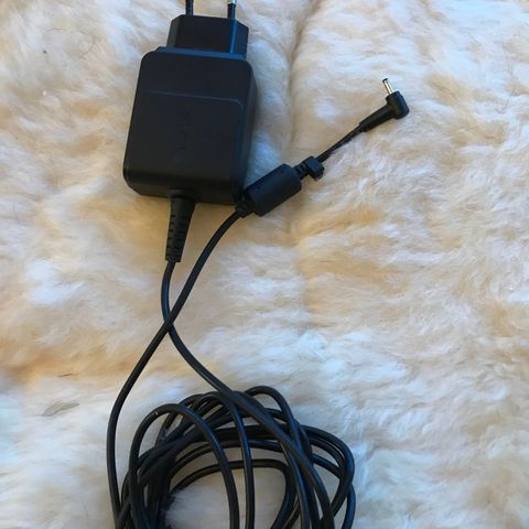 EU Plug Top quality 19V1.58A 30W 2.5*0.7mm AC Power Adapter For Asus