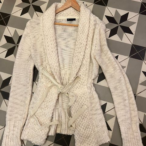 Hvit cardigan ull