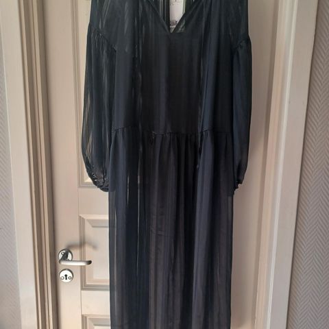 H&M sort kjole i str.S ,NY PRIS!